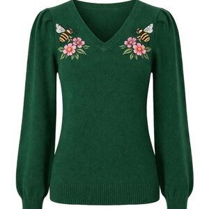 NWT Elegant Green V-Neck Sweater with Floral Embroidery